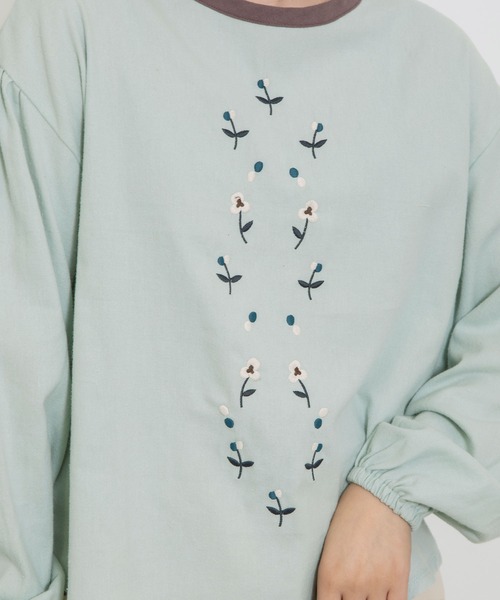 POU DOU DOU（プードゥドゥ）の「配色衿フロントボタニカル刺繍ブラウス（シャツ/ブラウス・レディース・キナリ/ダークブラウン/ライトブルー・3）」の8枚目の写真