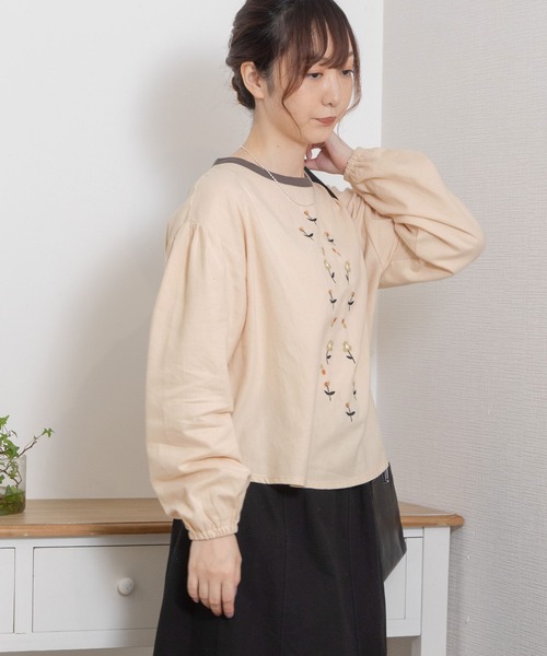 POU DOU DOU（プードゥドゥ）の「配色衿フロントボタニカル刺繍ブラウス（シャツ/ブラウス・レディース・キナリ/ダークブラウン/ライトブルー・3）」の14枚目の写真