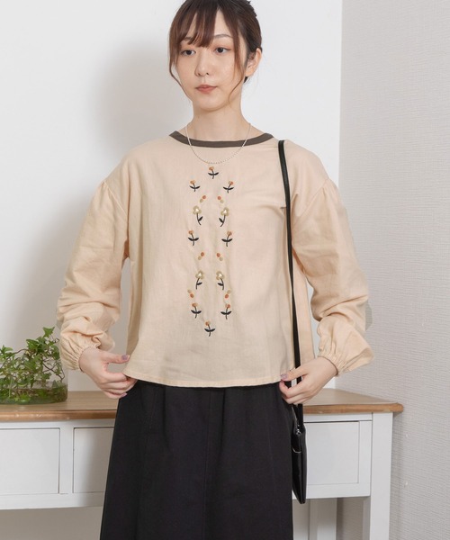 POU DOU DOU（プードゥドゥ）の「配色衿フロントボタニカル刺繍ブラウス（シャツ/ブラウス・レディース・キナリ/ダークブラウン/ライトブルー・3）」の15枚目の写真