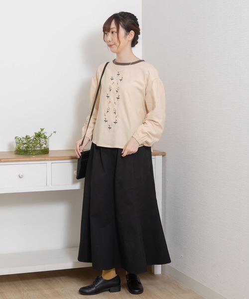 POU DOU DOU（プードゥドゥ）の「配色衿フロントボタニカル刺繍ブラウス（シャツ/ブラウス・レディース・キナリ/ダークブラウン/ライトブルー・3）」の18枚目の写真