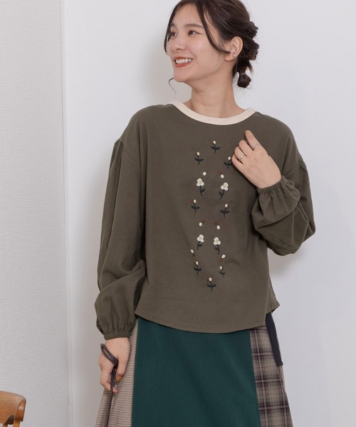 POU DOU DOU（プードゥドゥ）の「配色衿フロントボタニカル刺繍ブラウス（シャツ/ブラウス・レディース・キナリ/ダークブラウン/ライトブルー・3）」の21枚目の写真