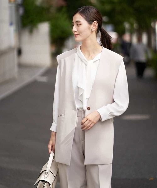 a.v.v（アーヴェヴェ）の「【洗える/イージーケア】ダブルクロスベルト付ジレジャケット（スーツベスト・レディース・ネイビー/ライトグレー・42/34/38/36/40）」の13枚目の写真