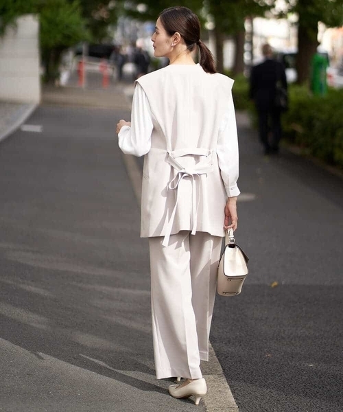 a.v.v（アーヴェヴェ）の「【洗える/イージーケア】ダブルクロスベルト付ジレジャケット（スーツベスト・レディース・ネイビー/ライトグレー・42/34/38/36/40）」の15枚目の写真