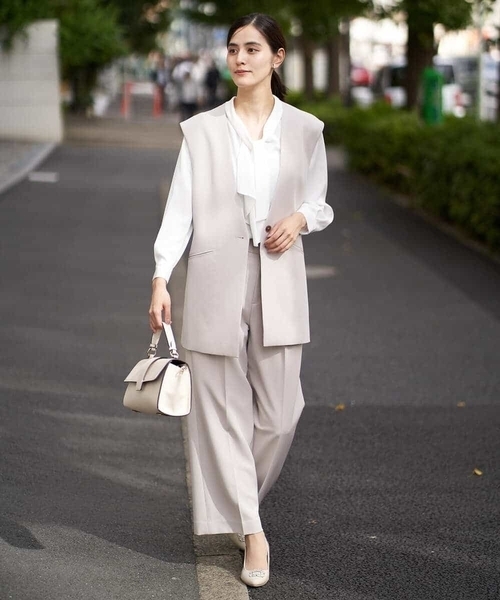 a.v.v（アーヴェヴェ）の「【洗える/イージーケア】ダブルクロスベルト付ジレジャケット（スーツベスト・レディース・ネイビー/ライトグレー・42/34/38/36/40）」の16枚目の写真