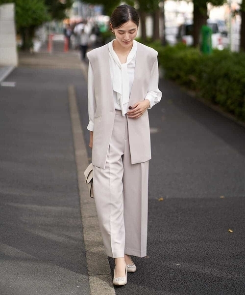 a.v.v（アーヴェヴェ）の「【洗える/イージーケア】ダブルクロスベルト付ジレジャケット（スーツベスト・レディース・ネイビー/ライトグレー・42/34/38/36/40）」の17枚目の写真