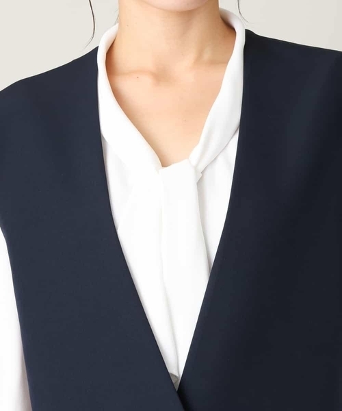 a.v.v（アーヴェヴェ）の「【洗える/イージーケア】ダブルクロスベルト付ジレジャケット（スーツベスト・レディース・ネイビー/ライトグレー・42/34/38/36/40）」の4枚目の写真