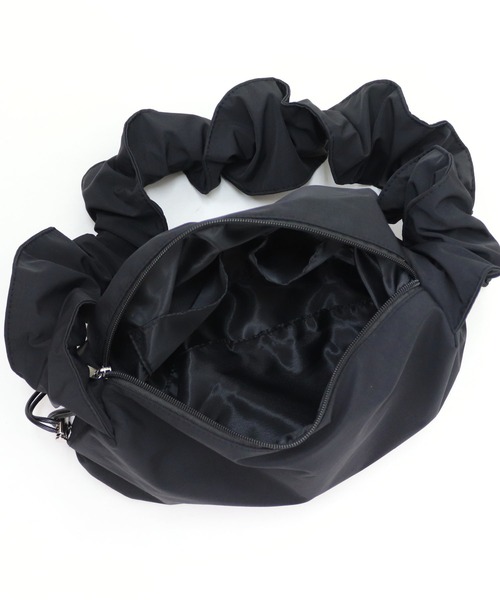 COLDE (コルデ)の「ギャザーナイロンショルダーバッグ(ショルダーバッグ・レディース・アイボリー/ライトイエロー/ブラック・FREE)」の9枚目の写真