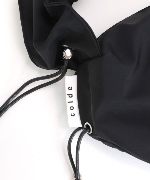 COLDE (コルデ)の「ギャザーナイロンショルダーバッグ(ショルダーバッグ・レディース・アイボリー/ライトイエロー/ブラック・FREE)」の12枚目の写真
