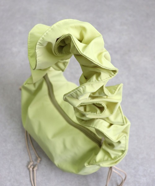 COLDE (コルデ)の「ギャザーナイロンショルダーバッグ(ショルダーバッグ・レディース・アイボリー/ライトイエロー/ブラック・FREE)」の20枚目の写真