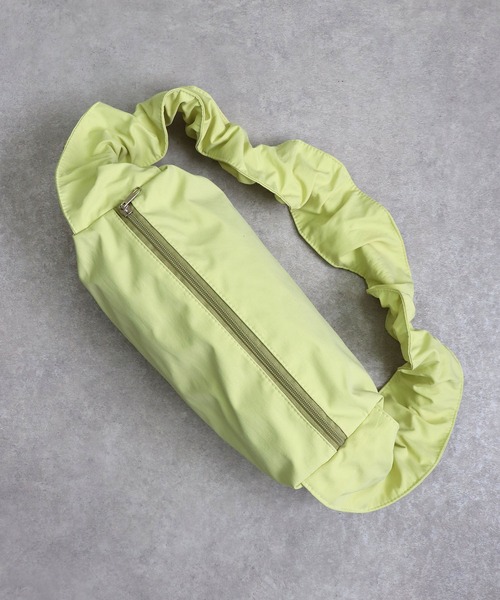 COLDE (コルデ)の「ギャザーナイロンショルダーバッグ(ショルダーバッグ・レディース・アイボリー/ライトイエロー/ブラック・FREE)」の15枚目の写真