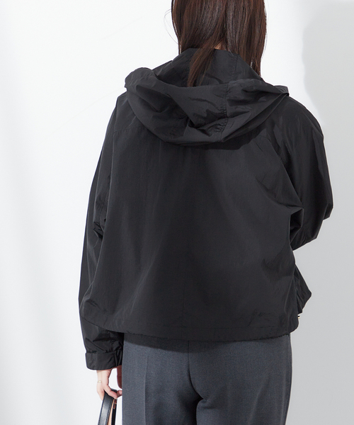 journal standard L'essage（ジャーナルスタンダードレサージュ）の「ナイロンフードブルゾン（ブルゾン・レディース・ブラック/ベージュ・FREE）」の8枚目の写真
