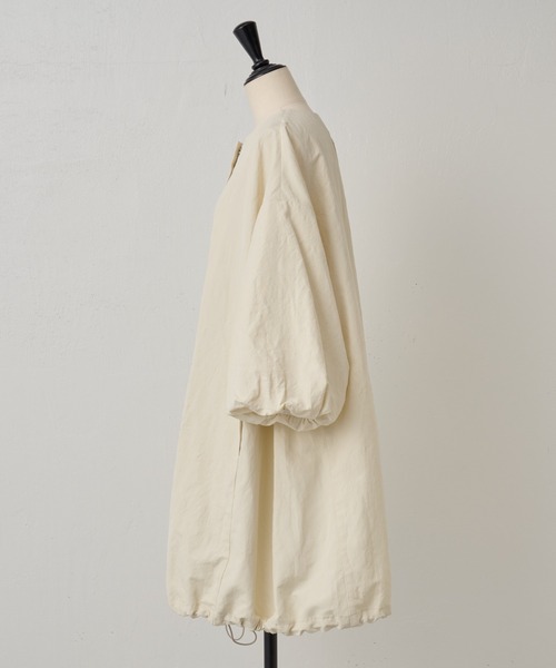 BEARDSLEY（ビアズリー）の「リネンポリバルーン袖コート（ノーカラーコート・レディース・ネイビー/アイボリー・FREE）」の20枚目の写真