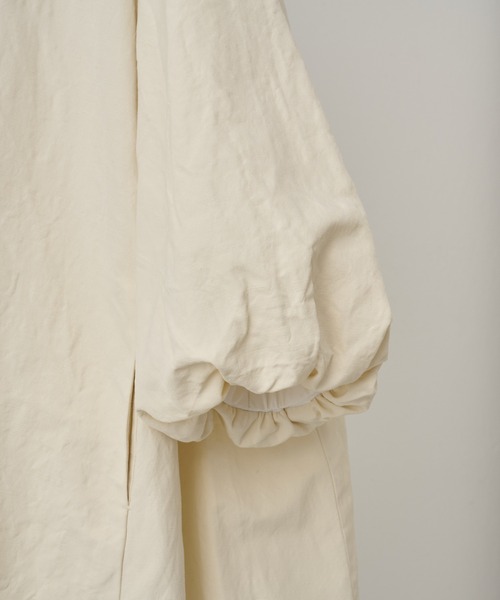 BEARDSLEY（ビアズリー）の「リネンポリバルーン袖コート（ノーカラーコート・レディース・ネイビー/アイボリー・FREE）」の14枚目の写真