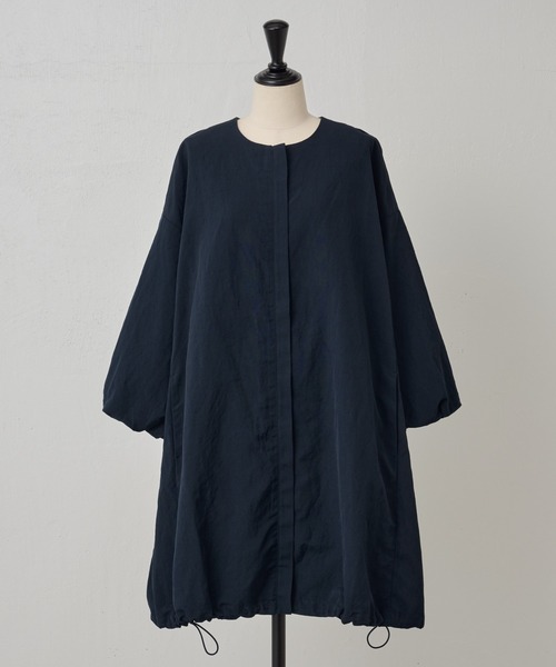 BEARDSLEY（ビアズリー）の「リネンポリバルーン袖コート（ノーカラーコート・レディース・ネイビー/アイボリー・FREE）」の4枚目の写真