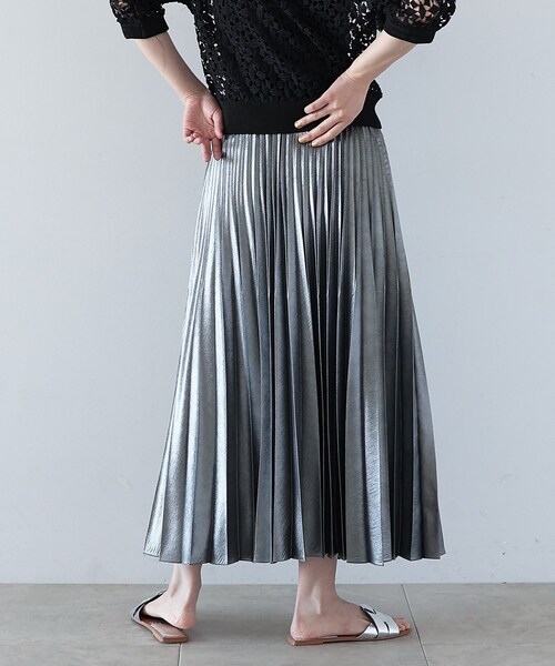GALLEST（ギャレスト）の「シャイニープリーツスカート（スカート・レディース・ゴールド/ブラック/シルバー・36/38/40）」の6枚目の写真
