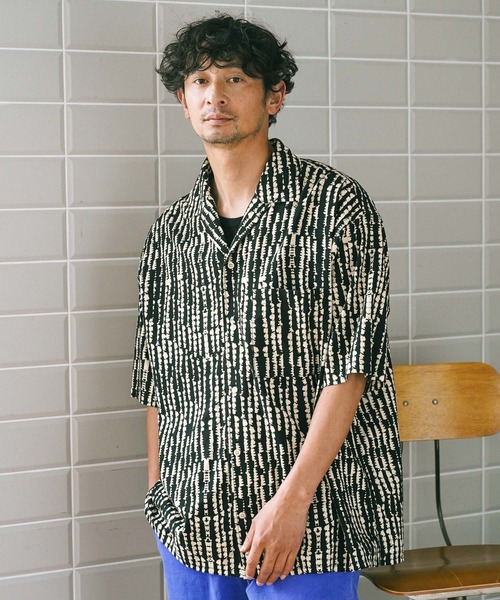 BAYFLOW(ベイフロー)の「オープンカラー柄半袖シャツ(シャツ/ブラウス・メンズ・ブラック/ベージュ/ブラウン/ネイビー・MEDIUM/LARGE)」の2枚目の写真