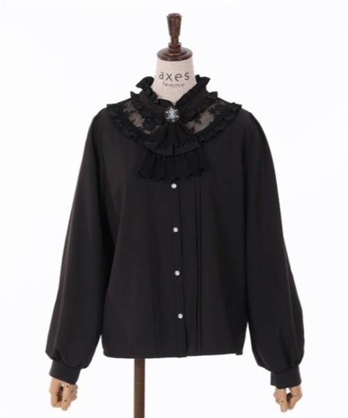 axes femme（アクシーズファム）の「カメオ×ジャボブローチ付ブラウス