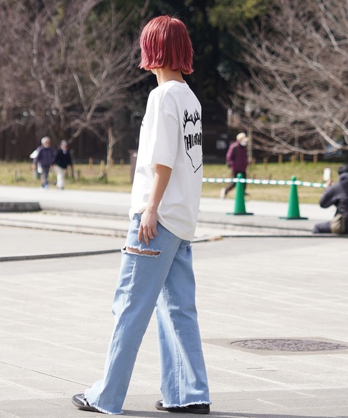 THRASHER（スラッシャー）の「【ムラサキスポーツ限定】THRASHER/スラッシャー 無地Tシャツ バーニングハートロゴ ビックシルエット 刺繍ロゴ ボックスシルエット 男女兼用 THML-24SPZOZO01（Tシャツ/カットソー・レディース・ブラック/ホワイト・M/L/XL）」の7枚目の写真