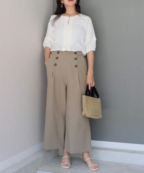 libelle more(リベル モア)の「合繊前タック半袖ブラウス(シャツ/ブラウス・レディース・ブラック/オフホワイト・L/M)」の4枚目の写真