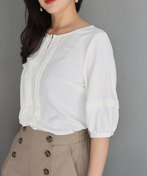 libelle more(リベル モア)の「合繊前タック半袖ブラウス(シャツ/ブラウス・レディース・ブラック/オフホワイト・L/M)」の7枚目の写真