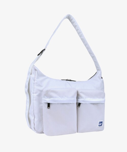 fredy emue（フレディエミュ）の「【UNIVERSAL OVERALL】2POCKET SHOULDER BAG（ショルダーバッグ・レディース・ブラック/オフホワイト・FREE）」の4枚目の写真