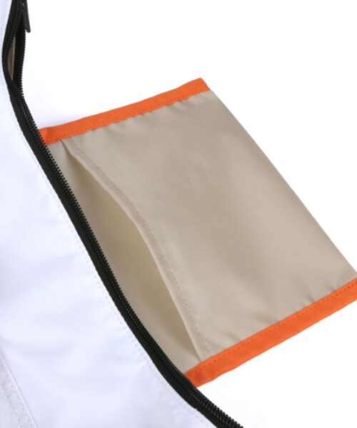 fredy emue（フレディエミュ）の「【UNIVERSAL OVERALL】2POCKET SHOULDER BAG（ショルダーバッグ・レディース・ブラック/オフホワイト・FREE）」の11枚目の写真