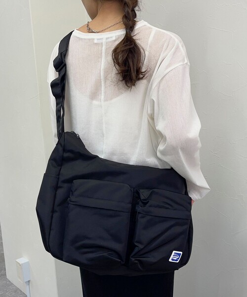 fredy emue（フレディエミュ）の「【UNIVERSAL OVERALL】2POCKET SHOULDER BAG（ショルダーバッグ・レディース・ブラック/オフホワイト・FREE）」の16枚目の写真
