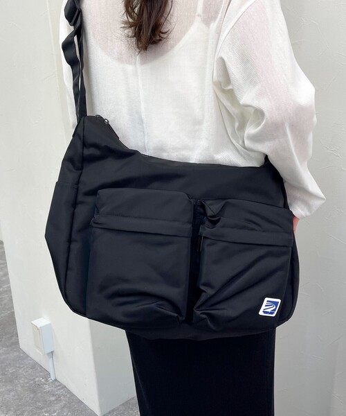 fredy emue（フレディエミュ）の「【UNIVERSAL OVERALL】2POCKET SHOULDER BAG（ショルダーバッグ・レディース・ブラック/オフホワイト・FREE）」の17枚目の写真