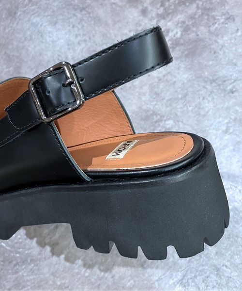 セール】《APOM》本革プラットフォームスリングバックモカシン