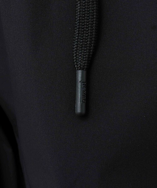 HERNO(ヘルノ)の「【HERNO/ヘルノ】Laminar ストレッチナイロン タックパンツ(その他パンツ・メンズ・ブラック/ネイビー・48/50)」の16枚目の写真