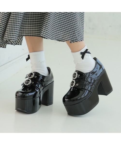 DEMETER(デメテル)の「厚底太ヒール ビジューバックルベルト ローファーパンプス(ローファー・レディース・ブラック・S/M/L/LL)」の1枚目の写真