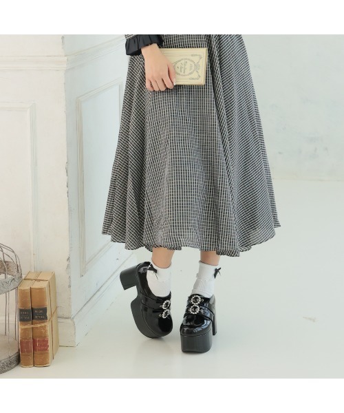 DEMETER(デメテル)の「厚底太ヒール ビジューバックルベルト ローファーパンプス(ローファー・レディース・ブラック・S/M/L/LL)」の6枚目の写真
