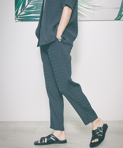 AH ABAHOUSE（エーエイチアバハウス）の「【AH ABAHOUSE / セットアップ対応】楊柳 イージースラックス（スラックス・メンズ・グレイッシュベージュ/ブラック/チャコールグレー/ダークグリーン・46/48）」の2枚目の写真