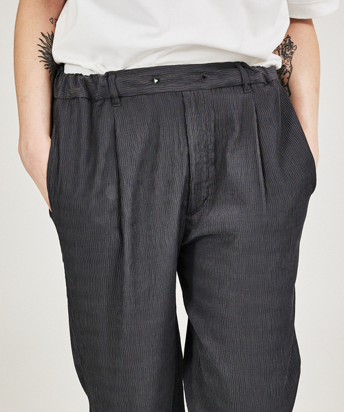 AH ABAHOUSE（エーエイチアバハウス）の「【AH ABAHOUSE / セットアップ対応】楊柳 イージースラックス（スラックス・メンズ・グレイッシュベージュ/ブラック/チャコールグレー/ダークグリーン・46/48）」の10枚目の写真