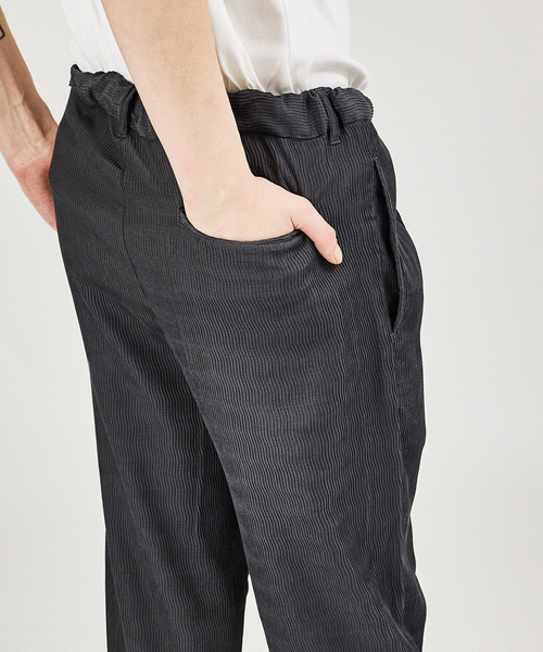 AH ABAHOUSE（エーエイチアバハウス）の「【AH ABAHOUSE / セットアップ対応】楊柳 イージースラックス（スラックス・メンズ・グレイッシュベージュ/ブラック/チャコールグレー/ダークグリーン・46/48）」の12枚目の写真