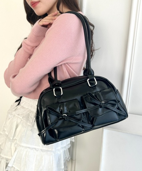 Loueme（ルエム）の「ダブルポケットリボンショルダーバッグ（ショルダーバッグ・レディース・レッド/アイボリー/ブラック/シルバー/ピンク・FREE）」の3枚目の写真
