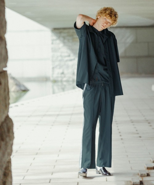 Uiscel（ユイセル）の「Uiscel　4wayストレッチサイドジップルーズシャツ（シャツ/ブラウス・メンズ・ブラック/ブルー・MEDIUM/LARGE）」の11枚目の写真