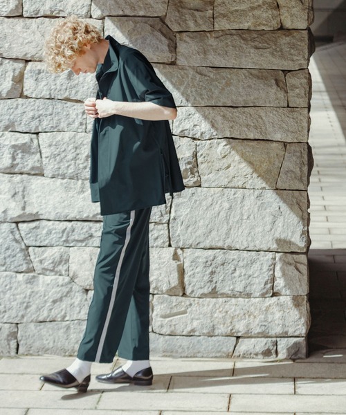 Uiscel（ユイセル）の「Uiscel　4wayストレッチサイドジップルーズシャツ（シャツ/ブラウス・メンズ・ブラック/ブルー・MEDIUM/LARGE）」の12枚目の写真