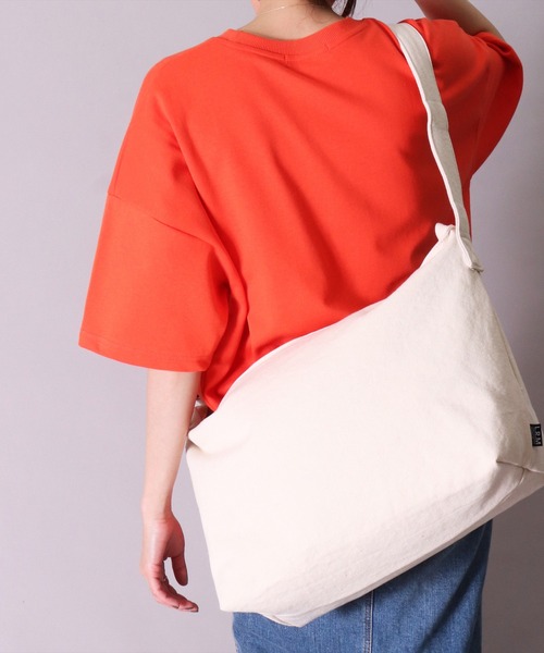 BAYBLO(ベイブロ)の「(CR)【ユニセックス】キャンバス シンプル ショルダーバッグ(ショルダーバッグ・レディース・アイボリー/ダークグレー/ブラック/ライトグレー・ONE SIZE)」の2枚目の写真
