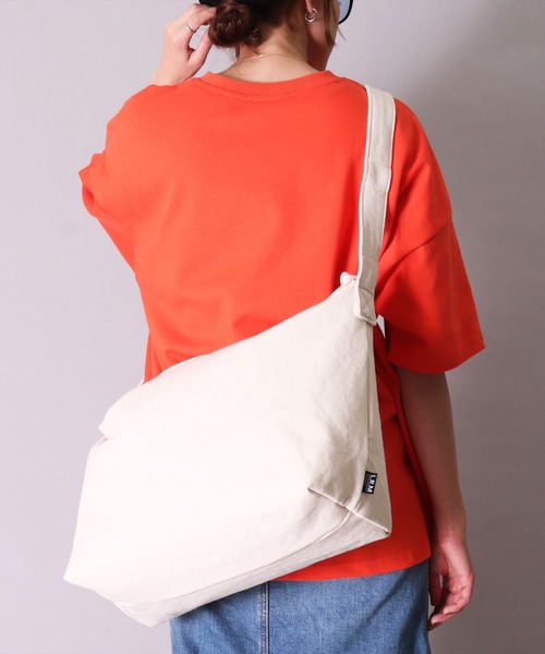 BAYBLO(ベイブロ)の「(CR)【ユニセックス】キャンバス シンプル ショルダーバッグ(ショルダーバッグ・レディース・アイボリー/ダークグレー/ブラック/ライトグレー・ONE SIZE)」の6枚目の写真