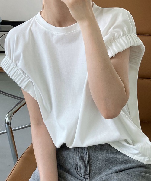 COCOMOMO(ココモモ)の「ギャザースリーブTシャツ コットン100%(Tシャツ/カットソー・レディース・ブラック/ホワイト/グリーン/イエロー・M/L/XL)」の1枚目の写真