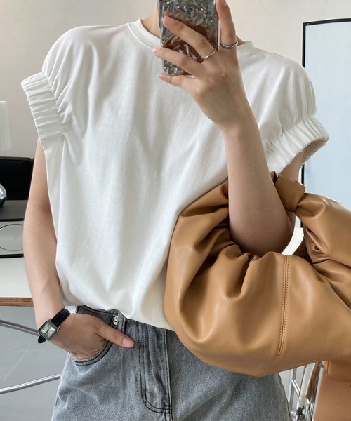 COCOMOMO(ココモモ)の「ギャザースリーブTシャツ コットン100%(Tシャツ/カットソー・レディース・ブラック/ホワイト/グリーン/イエロー・M/L/XL)」の6枚目の写真