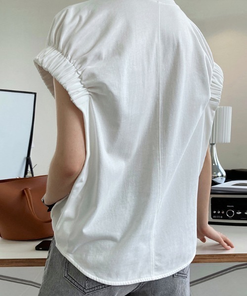 COCOMOMO(ココモモ)の「ギャザースリーブTシャツ コットン100%(Tシャツ/カットソー・レディース・ブラック/ホワイト/グリーン/イエロー・M/L/XL)」の8枚目の写真