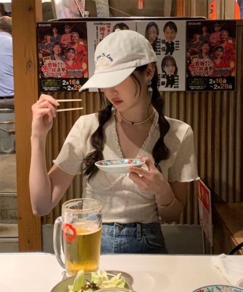 by muni:r(バイ ムニール)の「フリルVパンチング半袖Tシャツ(Tシャツ/カットソー・レディース・ブラック/グレー/ホワイト・FREE)」の21枚目の写真