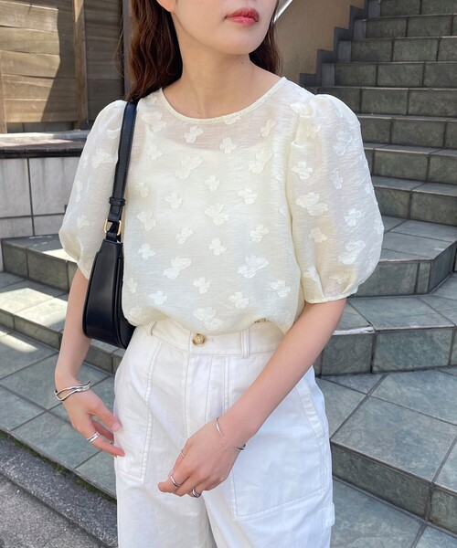 fredy emue（フレディエミュ）の「シアージャガード5分袖ブラウス（シャツ/ブラウス・レディース・グレー/サックスブルー/アイボリー・38）」の9枚目の写真