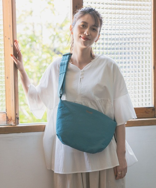 studio CLIP（スタディオクリップ）の「ナイロンワンマイルショルダー（ショルダーバッグ・レディース・ブラック/ベージュ/アイボリー/ブルー・FREE）」の4枚目の写真