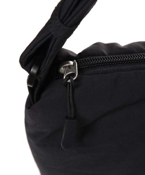 studio CLIP（スタディオクリップ）の「ナイロンワンマイルショルダー（ショルダーバッグ・レディース・ブラック/ベージュ/アイボリー/ブルー・FREE）」の7枚目の写真