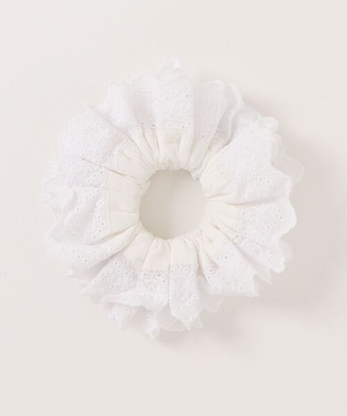 GOOD SQUISH（グッドスクイッシュ）の「【GOOD SQUISH】BLUMBERG コットンレースシュシュ ギフト プレゼント（シュシュ・レディース・ホワイト/ブラック/レッド・FREE）」の5枚目の写真