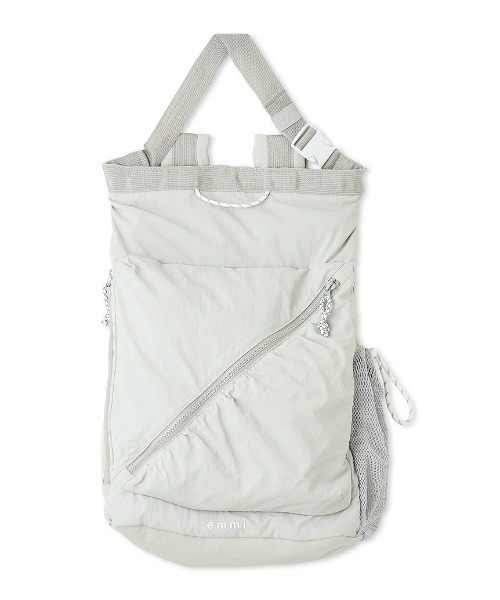 emmi（エミ）の「撥水マルチパーパスバックパック（バックパック/リュック・レディース・ホワイト/ブラック/ライトグレー・FREE）」の17枚目の写真
