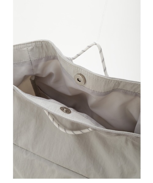 emmi（エミ）の「撥水マルチパーパスバックパック（バックパック/リュック・レディース・ホワイト/ブラック/ライトグレー・FREE）」の11枚目の写真